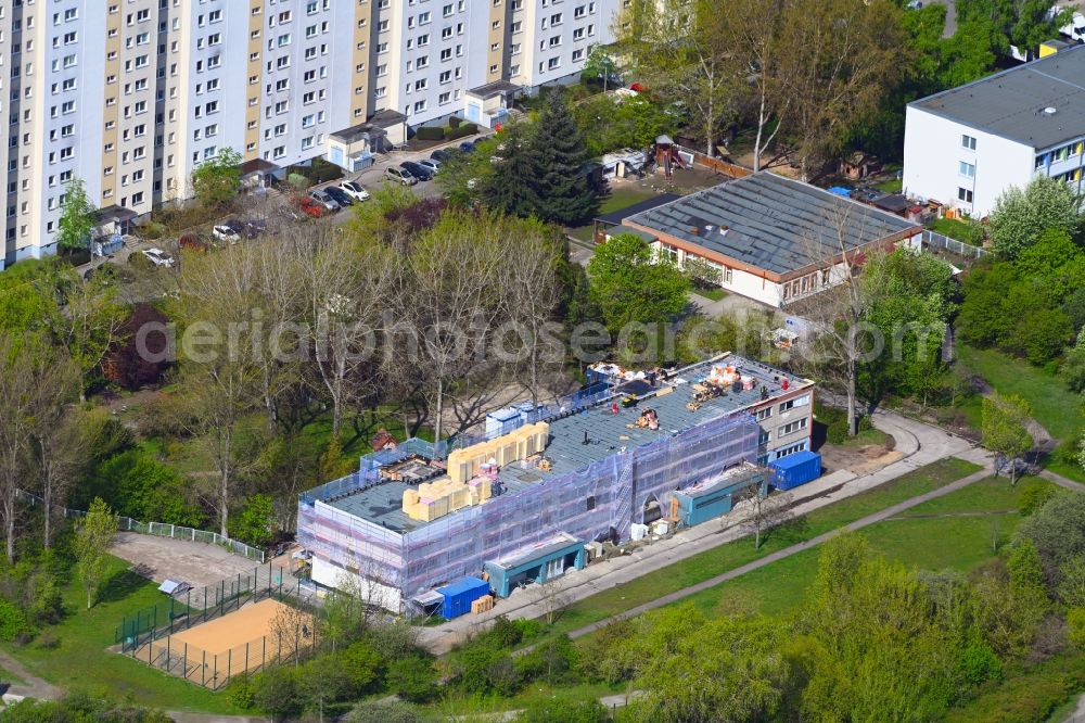 Berlin from above - Construction site for the renovation and modernization of a daycare kindergarten on Wustrower Strasse in the district Hohenschoenhausen in Berlin, Germany