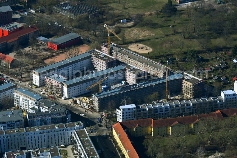 Berlin from above - Refurbishment and modernization of a terraced apartment complex between Wolfshagener Strasse and Stiftsweg in the district Pankow in Berlin, Germany