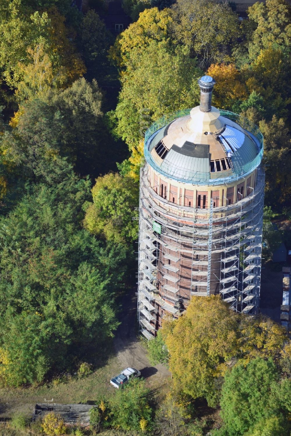 Aerial photograph Magdeburg - View onto the redevelopment of the Salbke water tower in Magdeburg in the state Saxony-Anhalt. The Salbke water tower is a decomissioned water tower and one of the landmarks of the district Salbke in Magdeburg