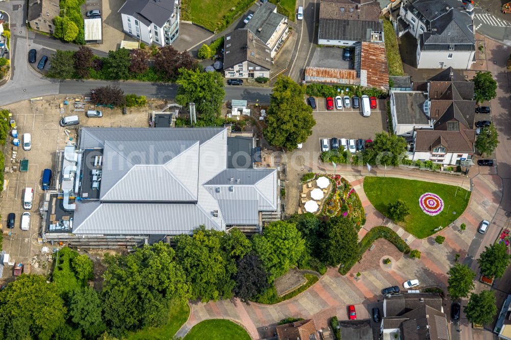 Aerial image Wickede (Ruhr) - Renovation of the building of the indoor arena Buergerhaus Wickede on street Kirchstrasse in the district Echthausen in Wickede (Ruhr) at Sauerland in the state North Rhine-Westphalia, Germany