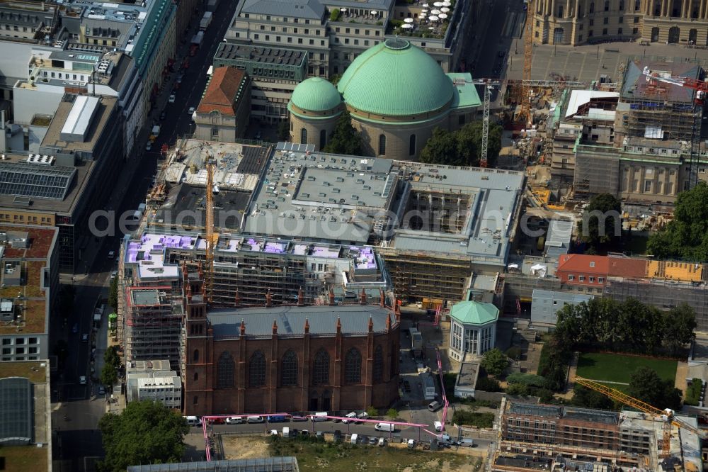 Aerial image Berlin - View of the reconstruction and renovation of the building of the Staatsoper Unter den Linden in Berlin at Bebelplatz. It is the oldest opera house and theater building in Berlin. A new building will serve as stacks and warehouse for the Staatsoper Komplex. The architect HG Merz is a overseeing the reconstruction of the historical building complex