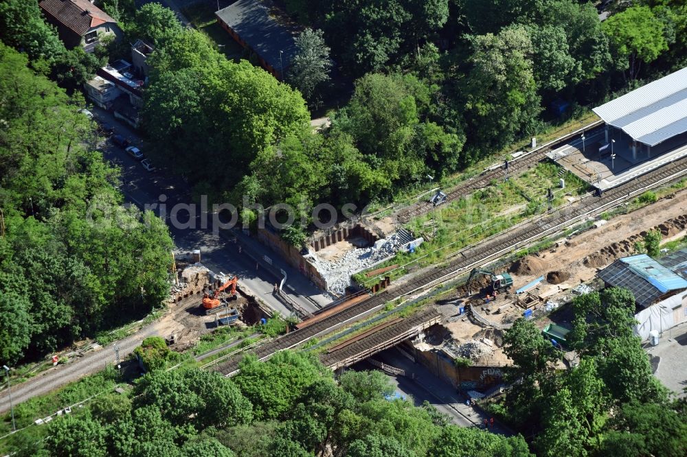 Aerial photograph Hoppegarten - Construction site railway bridge building to route the train tracks on Birkensteiner Strasse in the district Dahlwitz-Hoppegarten in Hoppegarten in the state Brandenburg, Germany