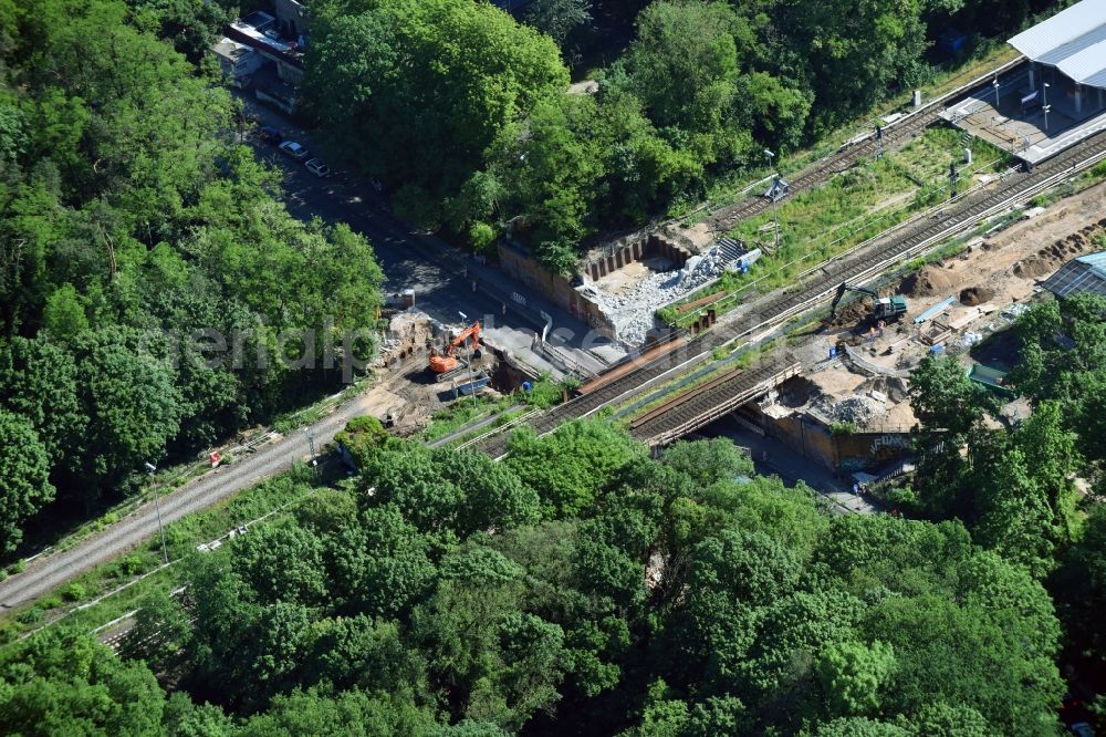 Hoppegarten from the bird's eye view: Construction site railway bridge building to route the train tracks on Birkensteiner Strasse in the district Dahlwitz-Hoppegarten in Hoppegarten in the state Brandenburg, Germany