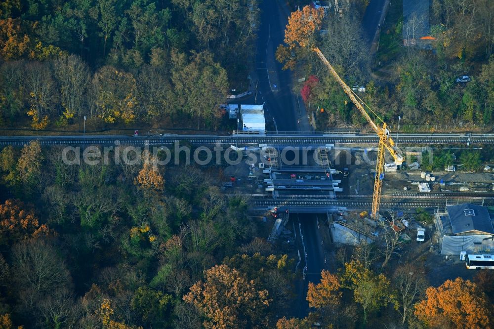 Hoppegarten from the bird's eye view: Construction site railway bridge building to route the train tracks on Birkensteiner Strasse in the district Dahlwitz-Hoppegarten in Hoppegarten in the state Brandenburg, Germany