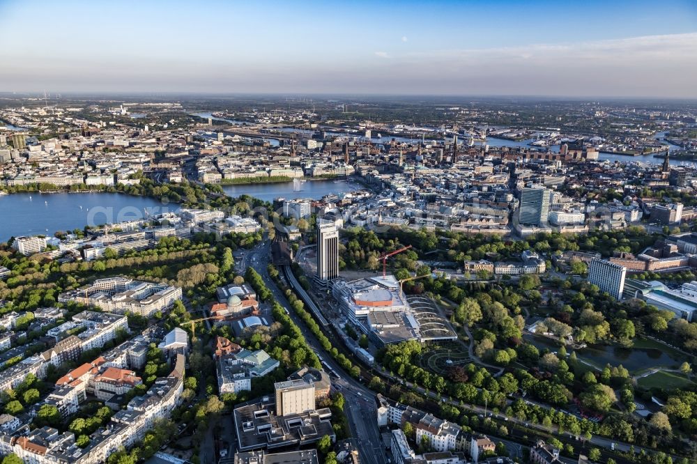 Aerial image Hamburg - Renovation site of the Congress Center ( CCH ) on High-rise building of the hotel complex Radisson Blu on Marseiller Strasse in Hamburg, Germany