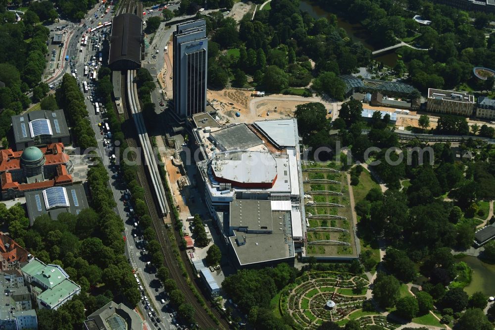 Hamburg from above - Renovation site of the Congress Center ( CCH ) on High-rise building of the hotel complex Radisson Blu on Marseiller Strasse in Hamburg, Germany