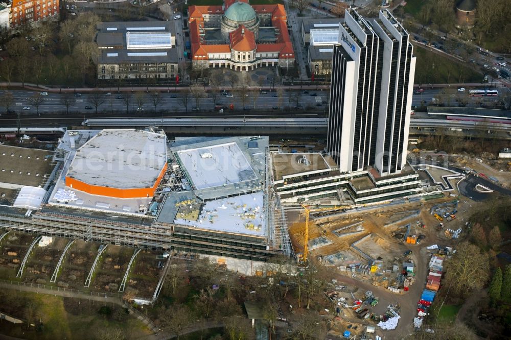 Aerial photograph Hamburg - Renovation site of the Congress Center ( CCH ) on High-rise building of the hotel complex Radisson Blu on Marseiller Strasse in Hamburg, Germany