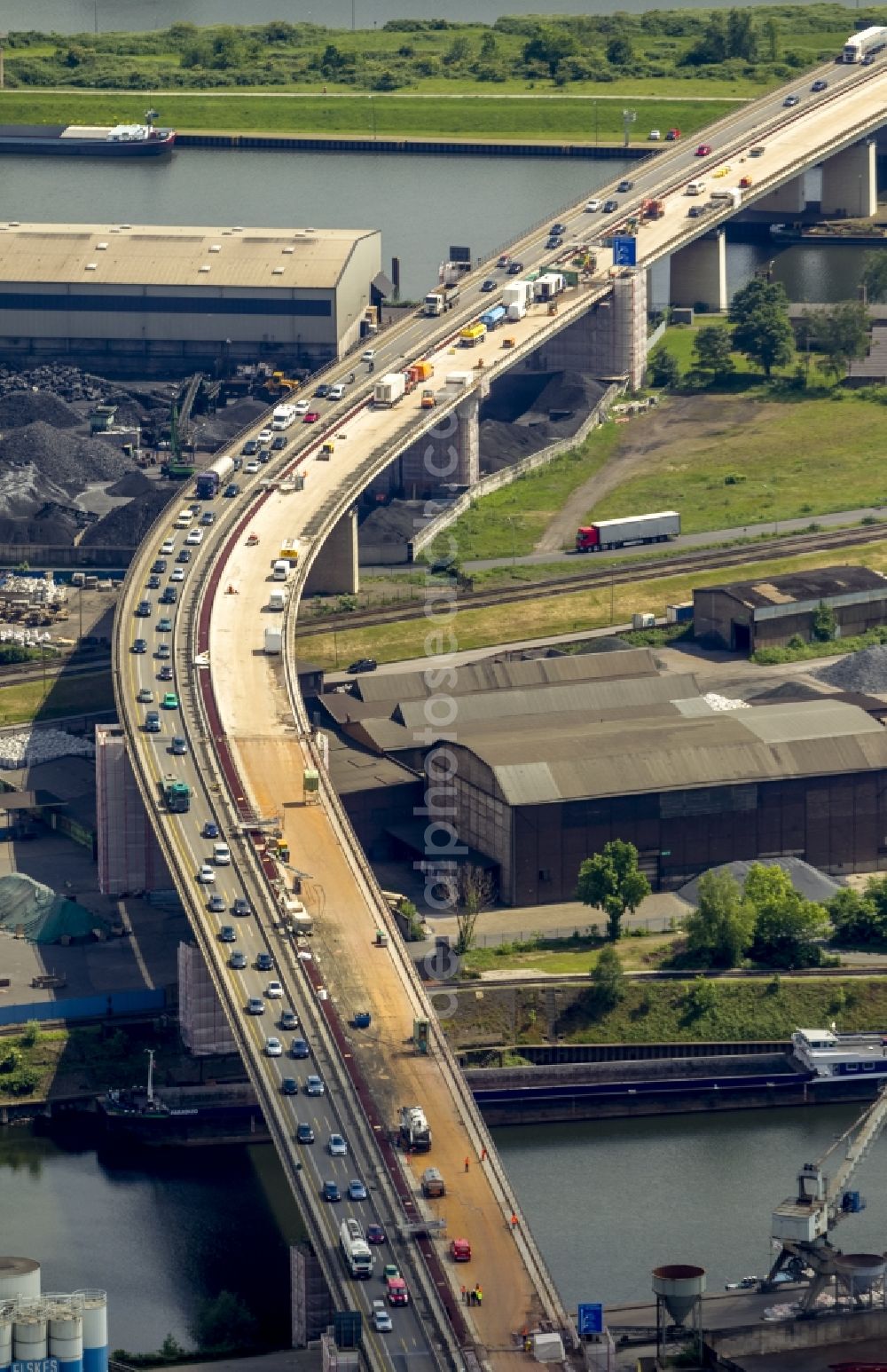 Aerial photograph Duisburg - Construction site of Building of the Berlin bridge the federal highway BAB A59 over the Rhine-Herne Canal and the Ruhr in Duisburg in North Rhine-Westphalia