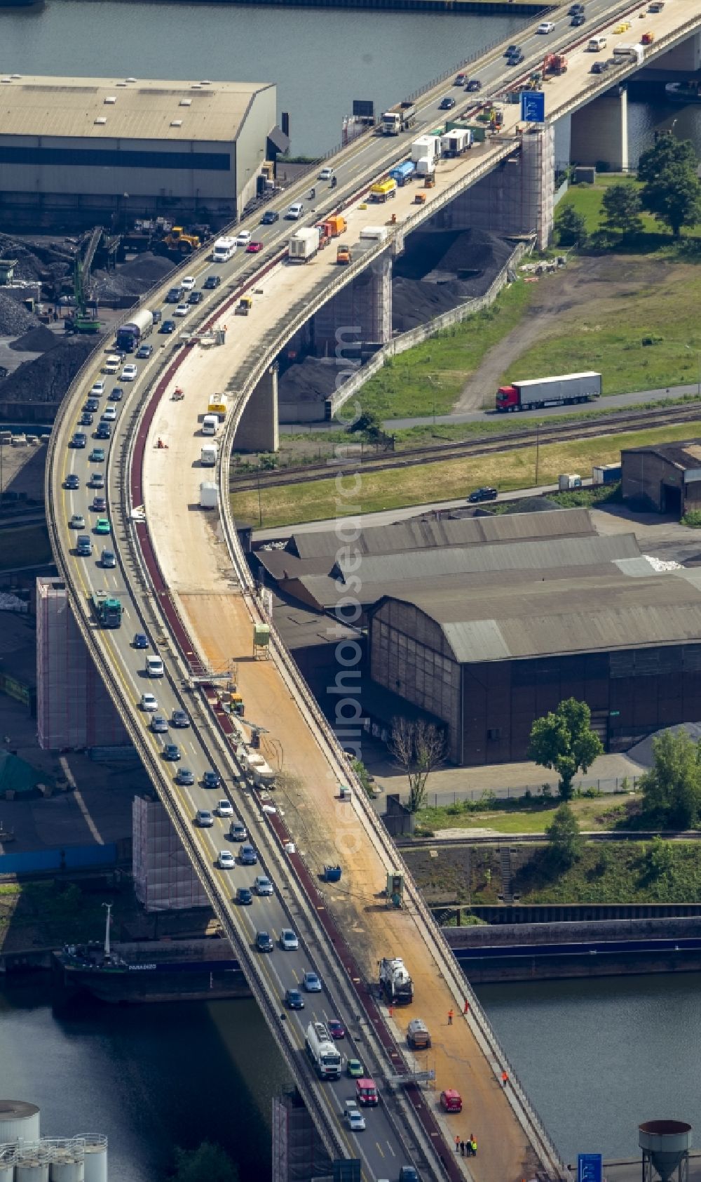 Aerial photograph Duisburg - Construction site of Building of the Berlin bridge the federal highway BAB A59 over the Rhine-Herne Canal and the Ruhr in Duisburg in North Rhine-Westphalia