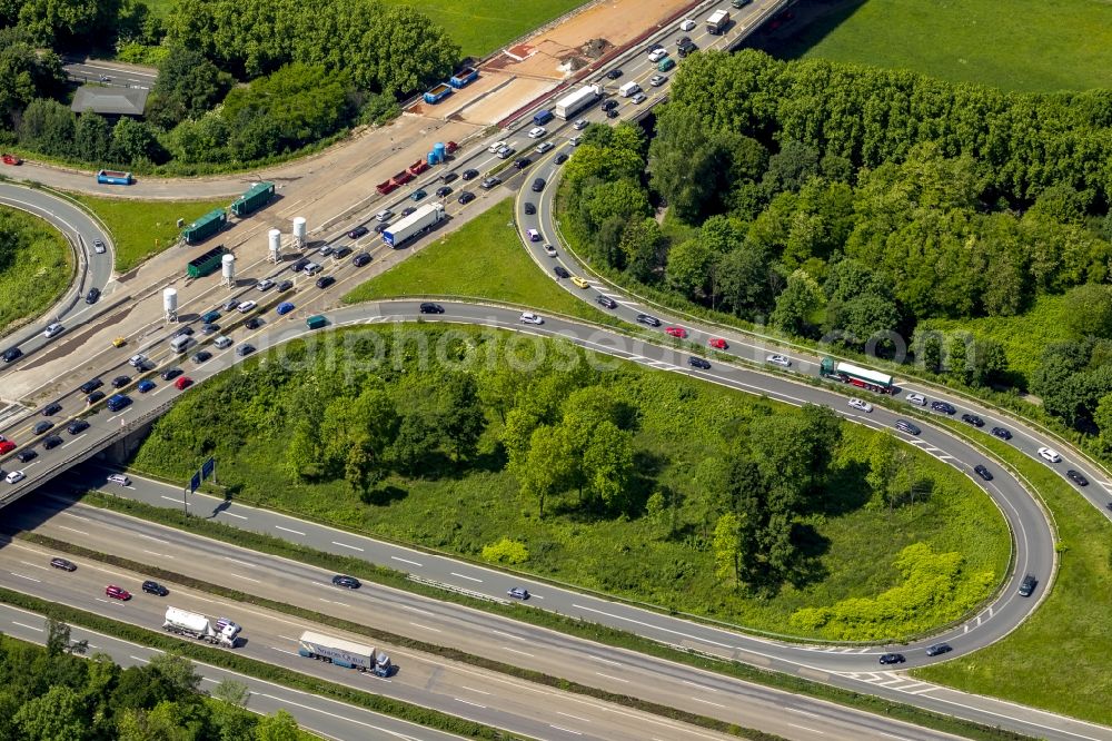 Aerial image Duisburg - Restoration and repair work on the federal highway A59 motorway in the city of Duisburg in North Rhine-Westphalia