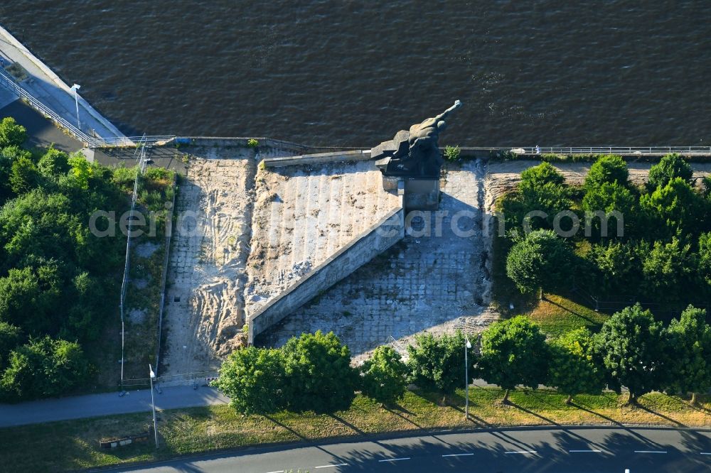 Aerial photograph Rostock - Construction site Tourist attraction of the historic monument Gedenkstaette revolutionaerer Matrosen in Rostock in the state Mecklenburg - Western Pomerania, Germany