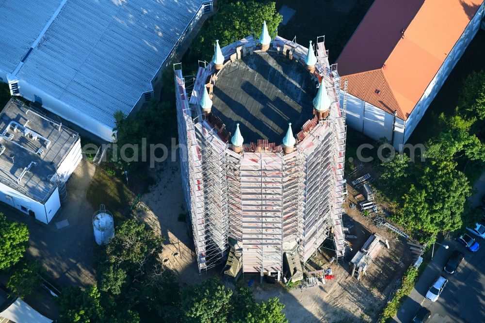 Rostock from the bird's eye view: Construction site Tourist attraction of the historic monument of Wasserturm on Bluecherstrasse in Rostock in the state Mecklenburg - Western Pomerania, Germany