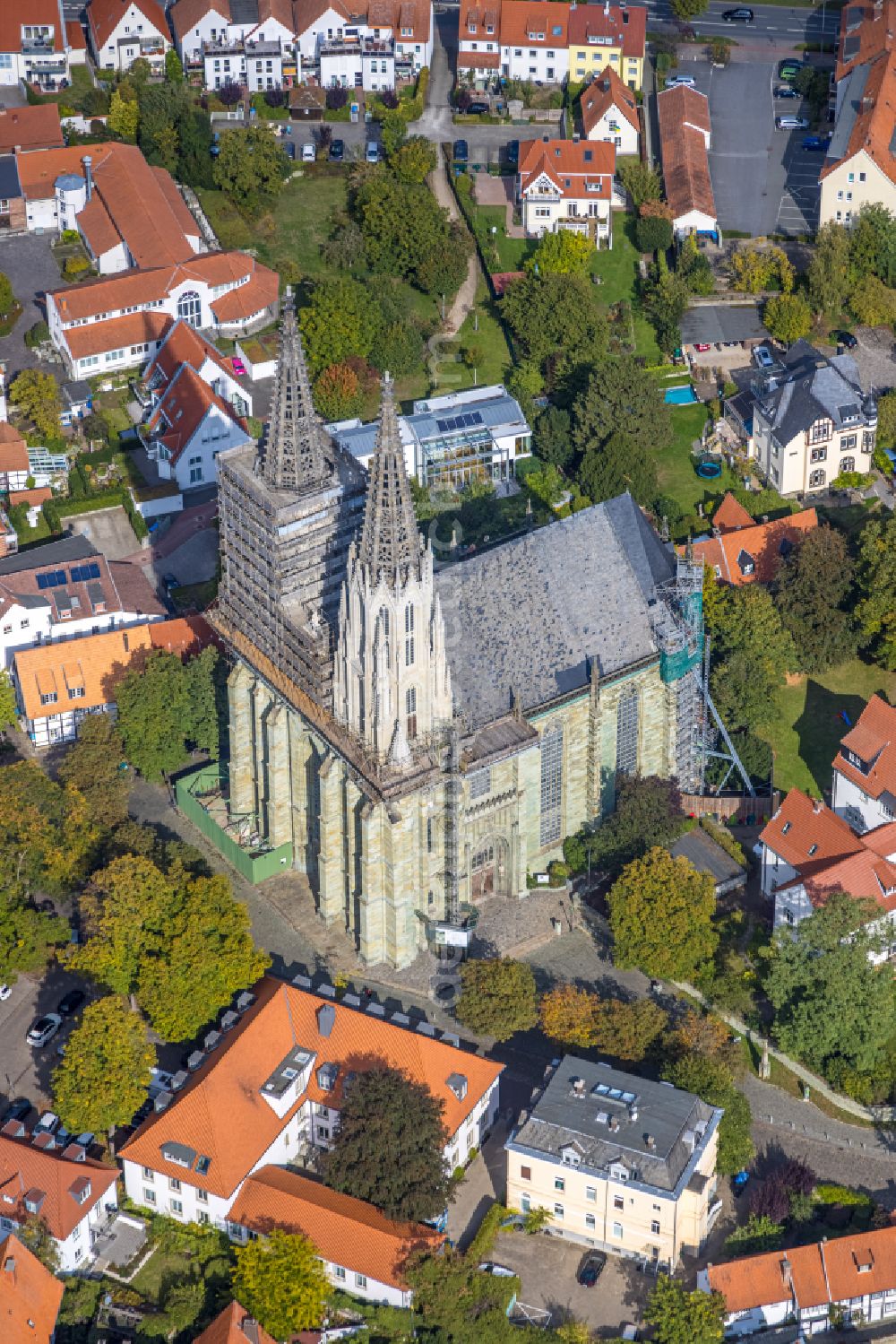 Aerial image Soest - Construction site of the historic monument on Kirchengebaeude of Sankt Maria to the Wiese on Wiesenstrasse in Soest in the state North Rhine-Westphalia, Germany