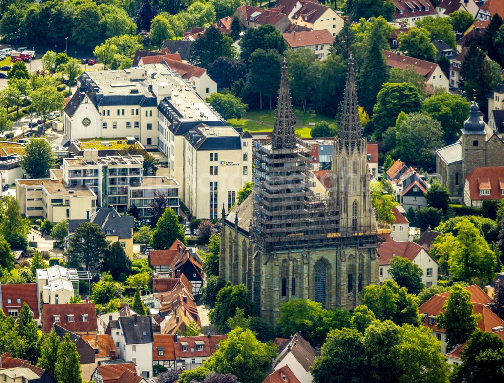 Aerial image Soest - Construction site of the historic monument on Kirchengebaeude of Sankt Maria to the Wiese on Wiesenstrasse in Soest in the state North Rhine-Westphalia, Germany