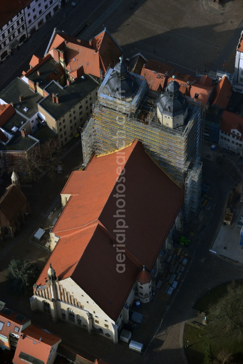 Aerial photograph Wittenberg - Rehabilitation, reconstruction and restoration work to the general rehabilitation of the St. Mary's Church in Wittenberg in Saxony-Anhalt