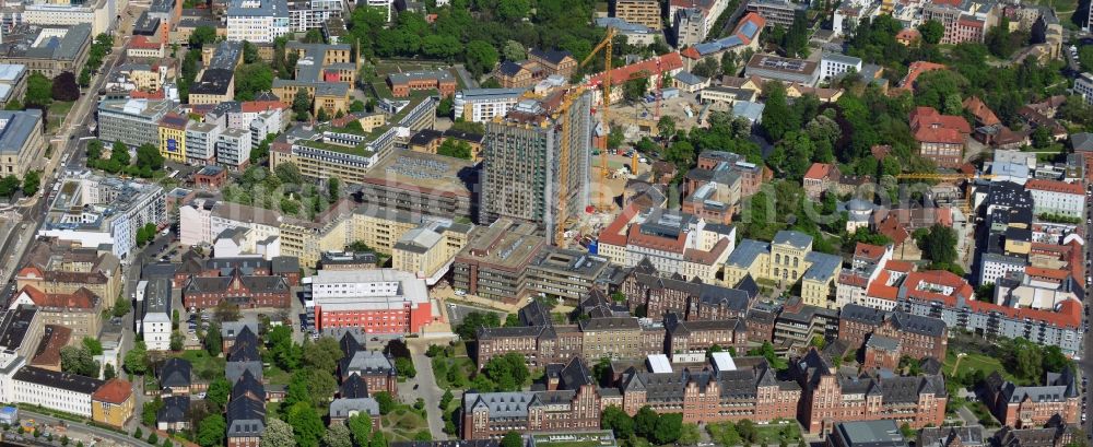 Berlin Mitte from above - View of Renovation and conversion work on the high house of the bed tower at the University Hospital Charité Campus Mitte (CCM) in the district of Mitte in Berlin