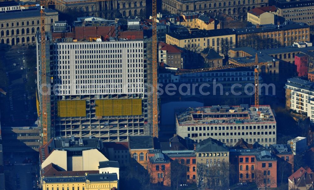 Berlin from above - View of Renovation and conversion work on the high house of the bed tower at the University Hospital Charité Campus Mitte (CCM) in the district of Mitte in Berlin