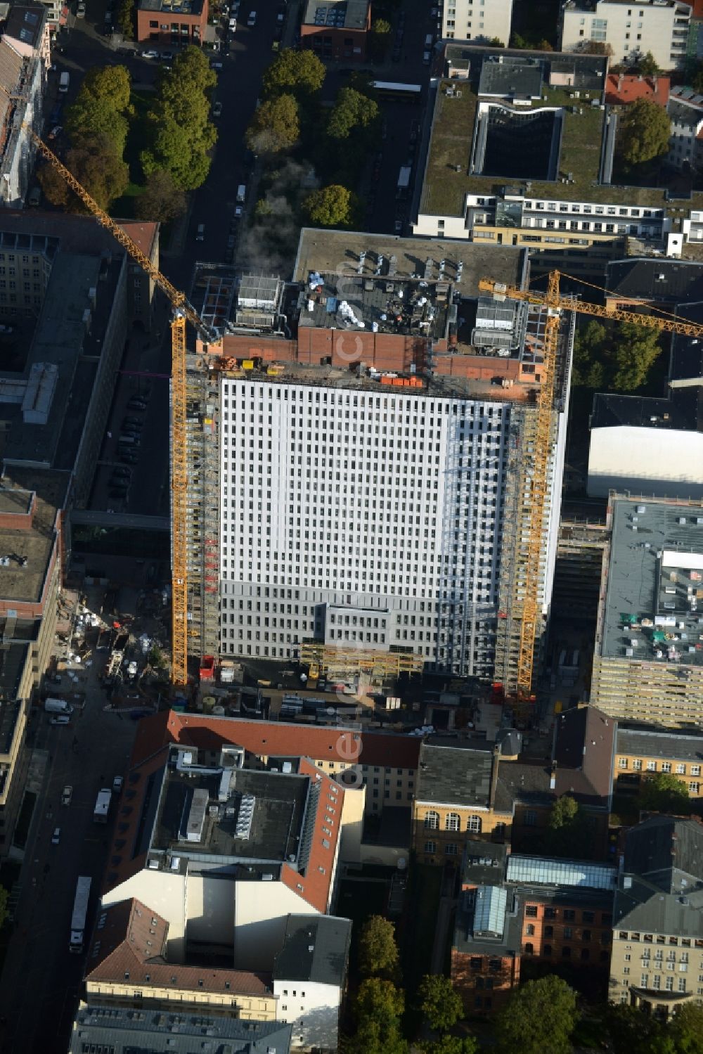 Berlin from the bird's eye view: View of Renovation and conversion work on the high house of the bed tower at the University Hospital Charité Campus Mitte (CCM) in the district of Mitte in Berlin