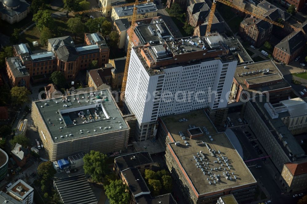 Berlin from the bird's eye view: View of Renovation and conversion work on the high house of the bed tower at the University Hospital Charité Campus Mitte (CCM) in the district of Mitte in Berlin