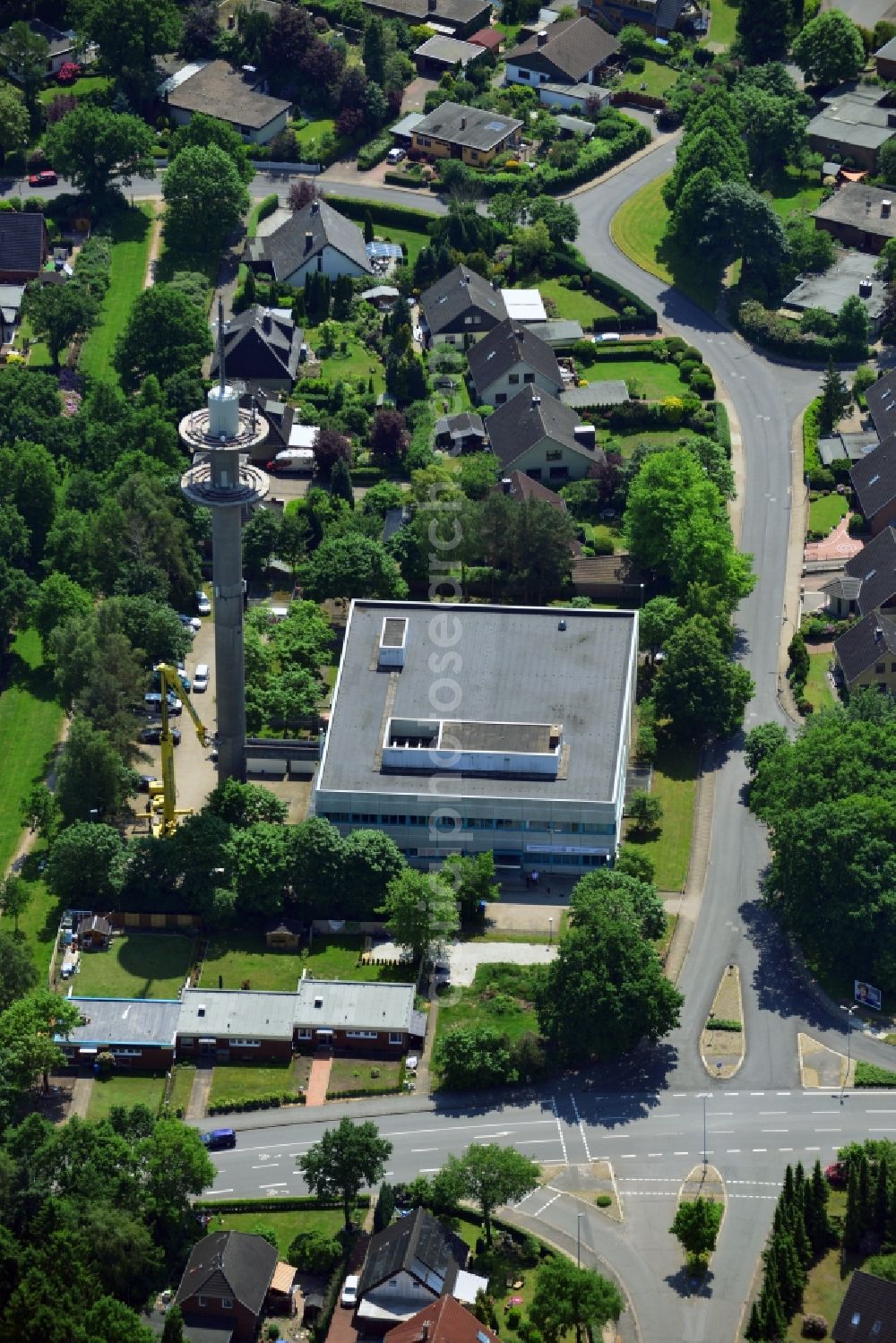 Kaltenkirchen from the bird's eye view: Sanierungsarbeiten am Antennenträger- Mast auf dem Fernsehturm- Umsetzer- Relaisstation in Kaltenkirchen im Bundesland Schleswig-Holstein. Ausführende Firma war die Werner Diener GmbH