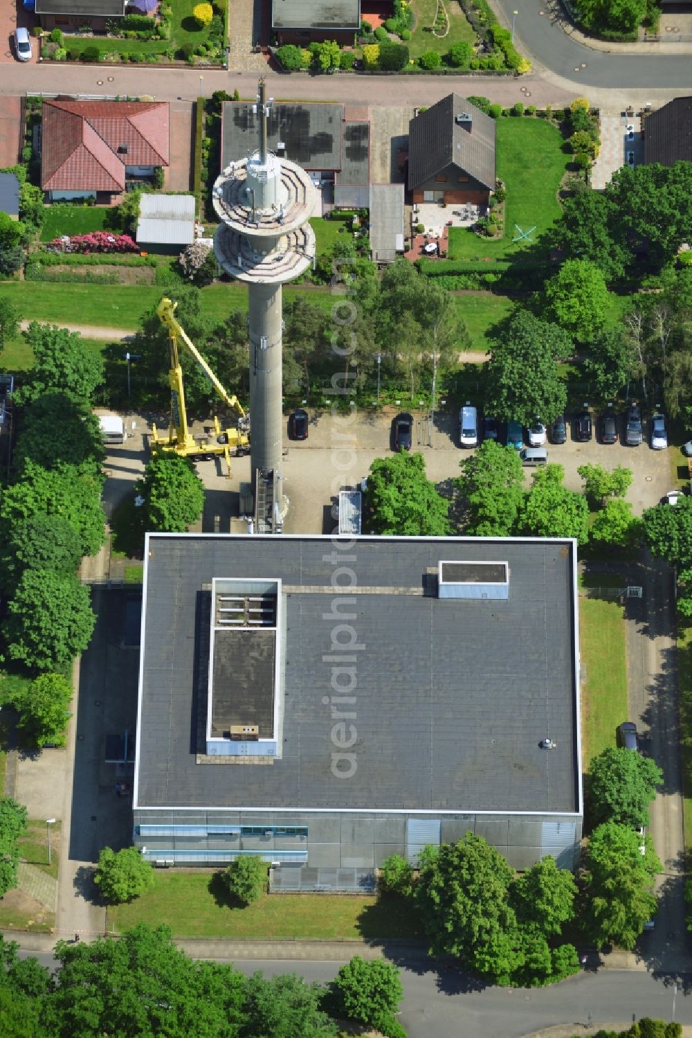 Aerial photograph Kaltenkirchen - Sanierungsarbeiten am Antennenträger- Mast auf dem Fernsehturm- Umsetzer- Relaisstation in Kaltenkirchen im Bundesland Schleswig-Holstein. Ausführende Firma war die Werner Diener GmbH