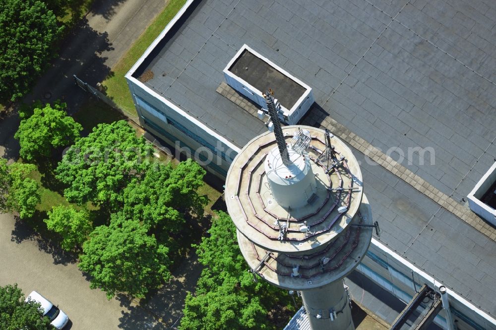 Kaltenkirchen from the bird's eye view: Sanierungsarbeiten am Antennenträger- Mast auf dem Fernsehturm- Umsetzer- Relaisstation in Kaltenkirchen im Bundesland Schleswig-Holstein. Ausführende Firma war die Werner Diener GmbH