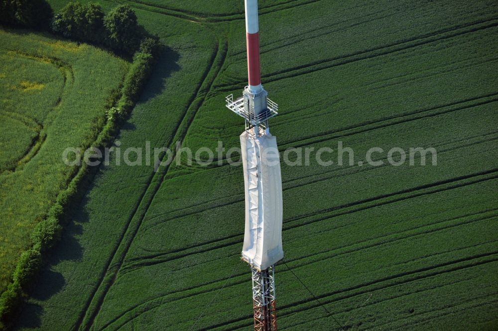 Aerial image Groß Disnack - Sanierungsarbeiten am Antennenträger- Mast auf dem Fernsehturm- Umsetzer- Sendemast bei Groß Disnack im Bundesland Schleswig-Holstein. Ausführende Firma war die Werner Diener GmbH