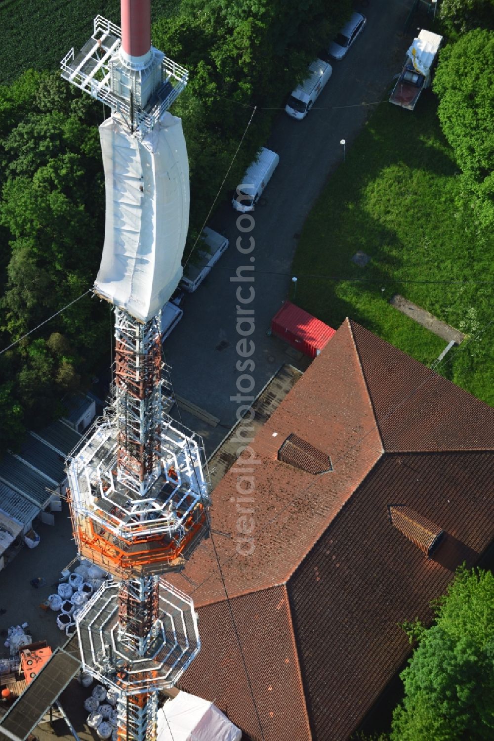 Aerial image Groß Disnack - Sanierungsarbeiten am Antennenträger- Mast auf dem Fernsehturm- Umsetzer- Sendemast bei Groß Disnack im Bundesland Schleswig-Holstein. Ausführende Firma war die Werner Diener GmbH