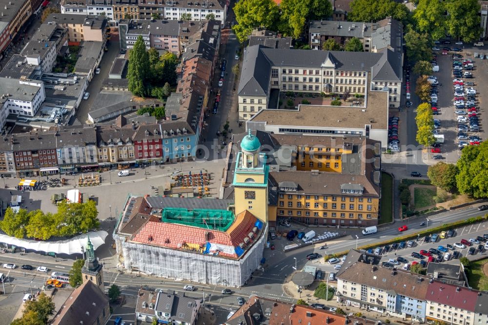 Witten from the bird's eye view: Renovation work on the building of the city administration - Town Hall in the district of Bommern in Witten in the state of North Rhine-Westphalia