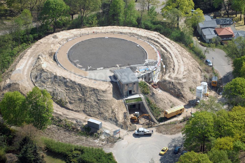 Brandenburg from the bird's eye view: Blick auf die Sanierungsarbeiten am Wasserhochbehälter auf den Marienberg durch die Wasserbetriebe BRAWAG. Anlässlich der BUGA 2015 bildet der Marienberg die zentrale Ausstellungsfläche in Brandenburg. Auf dem Hochbehälter soll eine Himmelsterrasse enstehen. Kontakt BRAWAG: BRAWAG GmbH, Upstallstraße 25, 14772 Brandenburg an der Havel, Tel. +49(0)3381 543-0, Fax +49(0)3381 543-622, info@brawag.de; Kontakt Buga: Aufbaustab BUGA 2015 Havelregion, c/o Stadt Brandenburg an der Havel, Klosterstraße 14, 14770 Brandenburg an der Havel, Christian Bodach, Tel. +49(0)3381 5827-11, Fax +49(0)3381 5827-14, christian.bodach@stadt-brandenburg.de