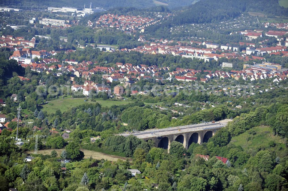 Eisenach from the bird's eye view: Blick auf die Sanierungsarbeiten der Karolinentalbrücke am alten Verlauf der BABA4 (B19) in Regie des Thüringer Landesamtes für Verkehr und Straßenbau. Die Arbeiten werden durch die EUROVIA Gruppe durchgeführt.