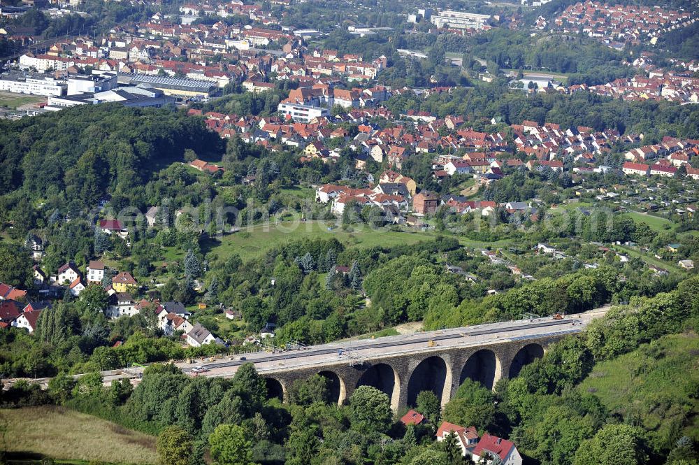 Aerial photograph Eisenach - Blick auf die Sanierungsarbeiten der Karolinentalbrücke am alten Verlauf der BABA4 (B19) in Regie des Thüringer Landesamtes für Verkehr und Straßenbau. Die Arbeiten werden durch die EUROVIA Gruppe durchgeführt.