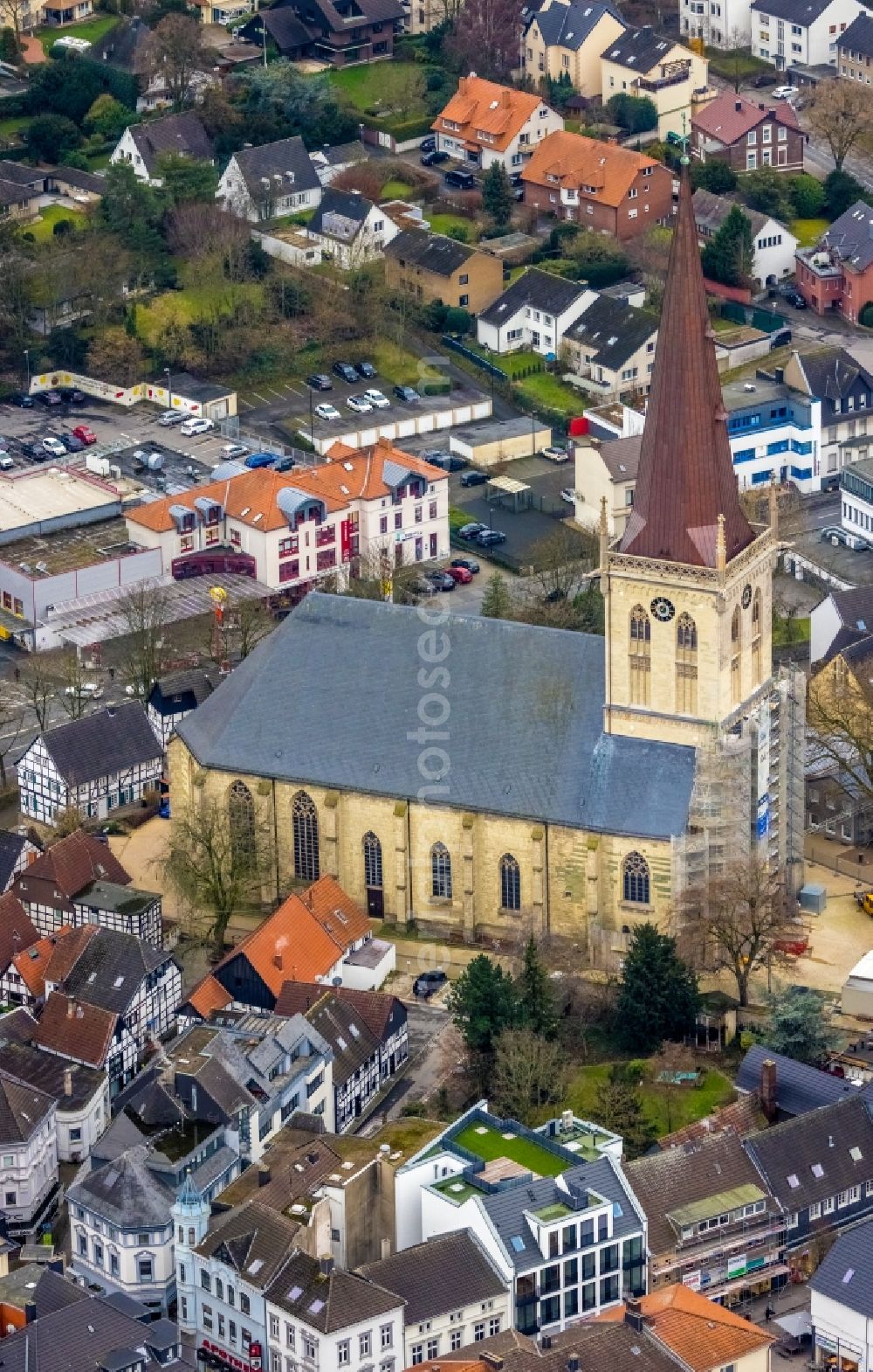 Unna from above - renovation work on the church building Evangelische Stadtkirche in Unna in the federal state of North Rhine-Westphalia, Germany