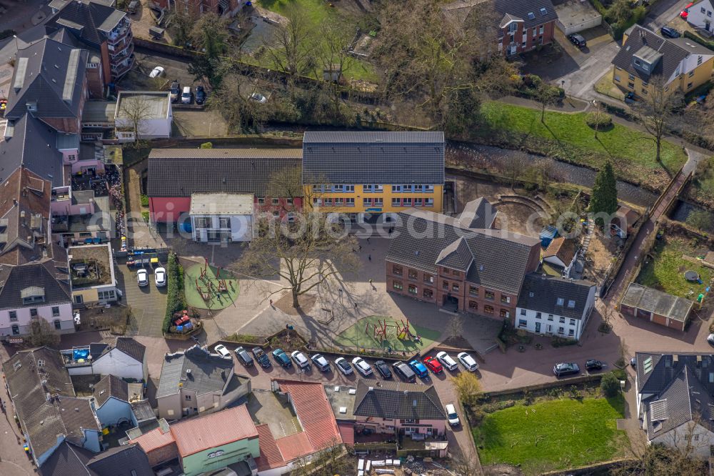 Dinslaken from above - renovation works on the church building of the Katholische Kirchengemeinde St. Vincentius Dinslaken in the Old Town- center of downtown in Dinslaken in the state North Rhine-Westphalia, Germany