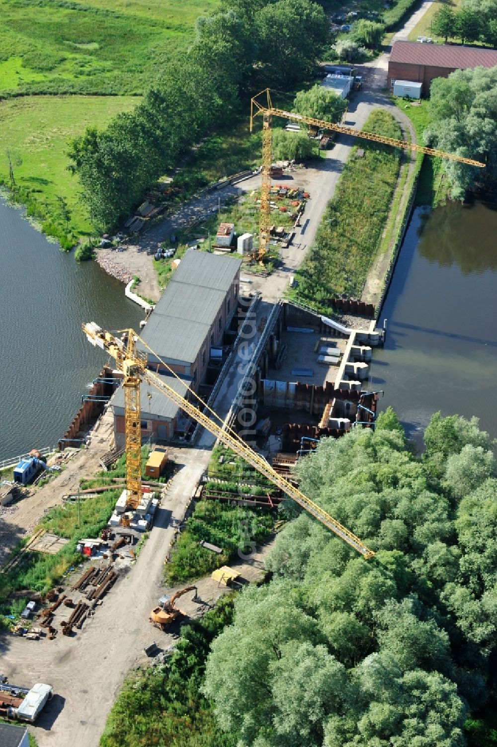 Aerial image Garsedow - Renovation work on the sluice / weir / pump station at Garsedow in Brandenburg by the company STRABAG