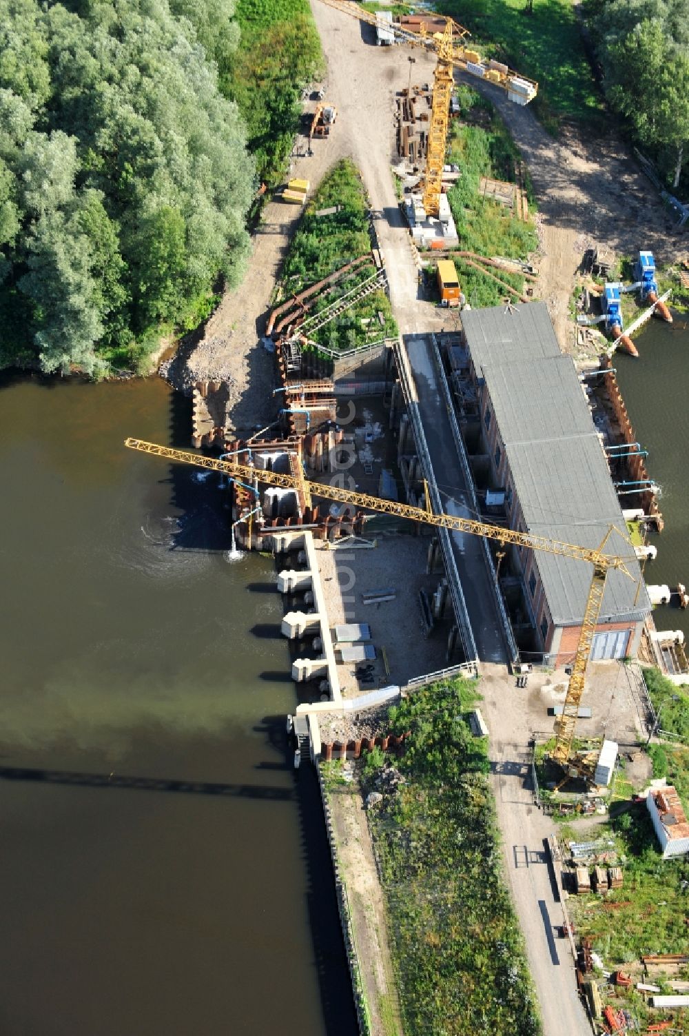 Garsedow from the bird's eye view: Renovation work on the sluice / weir / pump station at Garsedow in Brandenburg by the company STRABAG