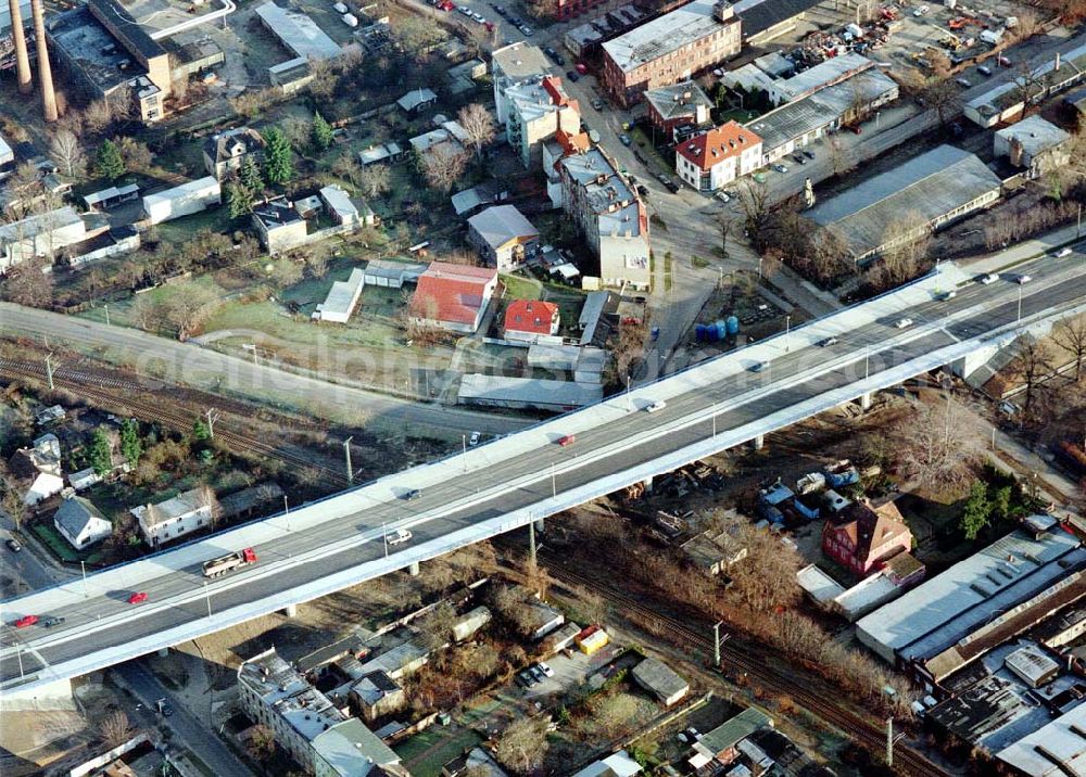 Cottbus from the bird's eye view: Sanierungsarbeiten am südlichen Cottbusser Stadring durch die Fa SCHÄLERBAU BERLIN GmbH.