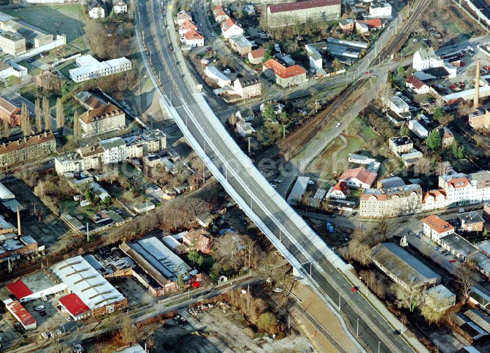 Cottbus from above - Sanierungsarbeiten am südlichen Cottbusser Stadring durch die Fa SCHÄLERBAU BERLIN GmbH.