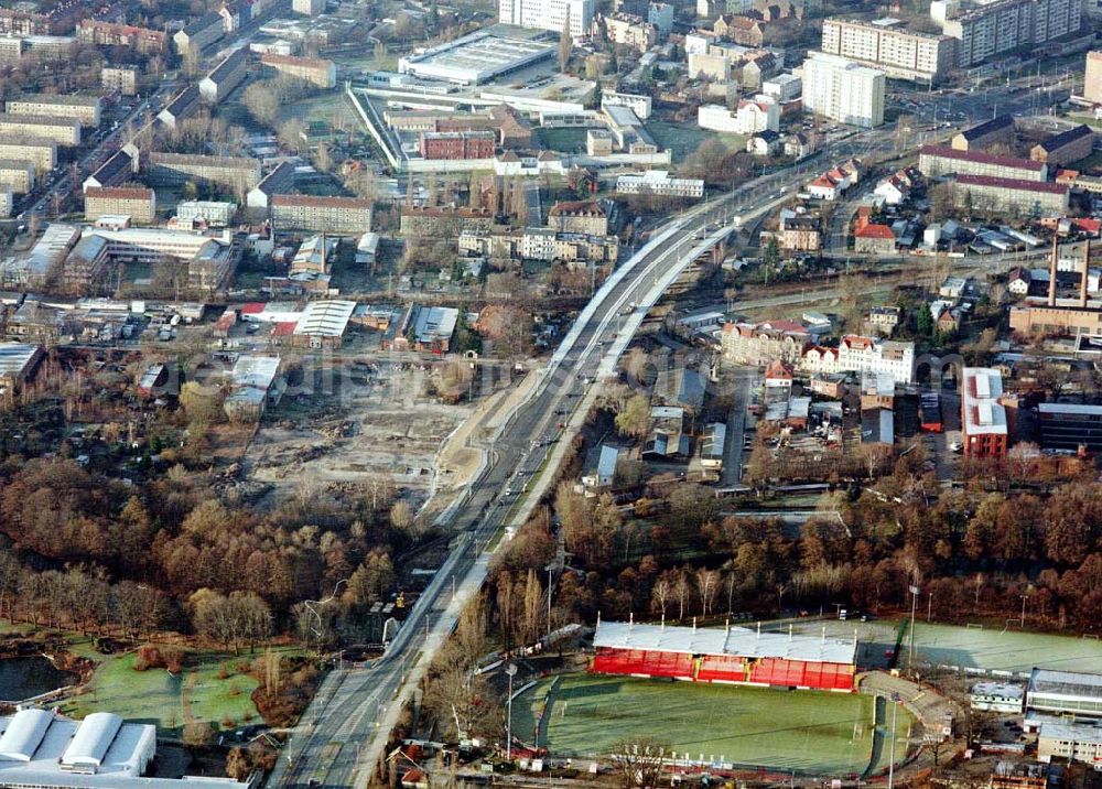 Aerial photograph Cottbus - Sanierungsarbeiten am südlichen Cottbusser Stadring durch die Fa SCHÄLERBAU BERLIN GmbH.