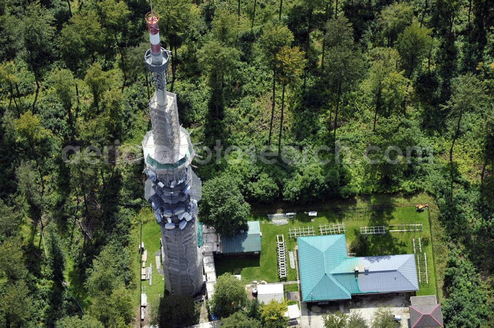 Aerial photograph Bamberg - Blick auf die Sanierungsarbeiten an der Senderanlage / Sendemast Bamberg-Geisberg des Bayerischen Rundfunks. Die Arbeiten werden ausgeführt durch die Firma Werner Diener GmbH & Co. Restoration works on the broadcasting tower / transmitter mast Bamberg.