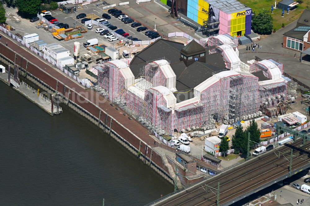 Hamburg from the bird's eye view: Building of the indoor arena Deichtorhallen on street Deichtorstrasse in the district Altstadt in Hamburg, Germany