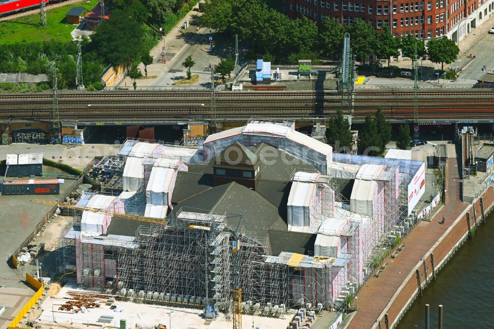 Hamburg from above - Building of the indoor arena Deichtorhallen on street Deichtorstrasse in the district Altstadt in Hamburg, Germany