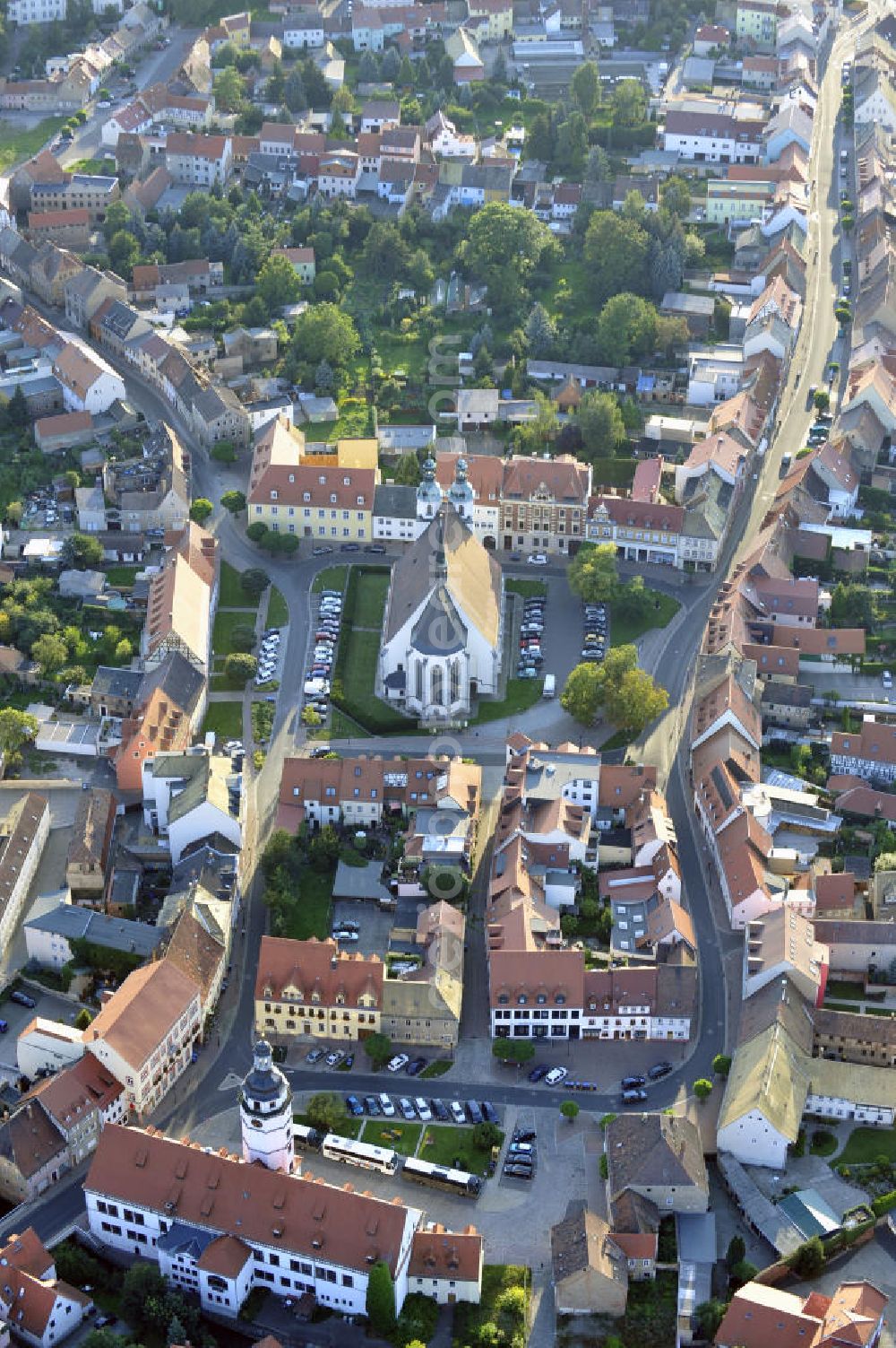 Pegau from the bird's eye view: Die Sankt-Laurentius-Kirche in Pegau, Sachsen. Dort befindet sich das Kenotaph des Markgrafen Wiprecht, eine der wichtigsten romanischen Skulpturen in Sachsen. The church St. Laurentiuskirche in Pegau, Saxony. The cenotaph of the margrave Wiprecht is located there, one of the most important romanesque sculptures in Saxony.