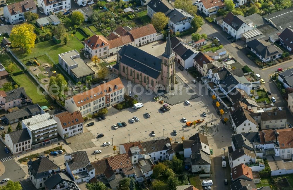 Aerial photograph Dillingen OT Pachten - Saint Maximin church in Dillingen in the Saarland