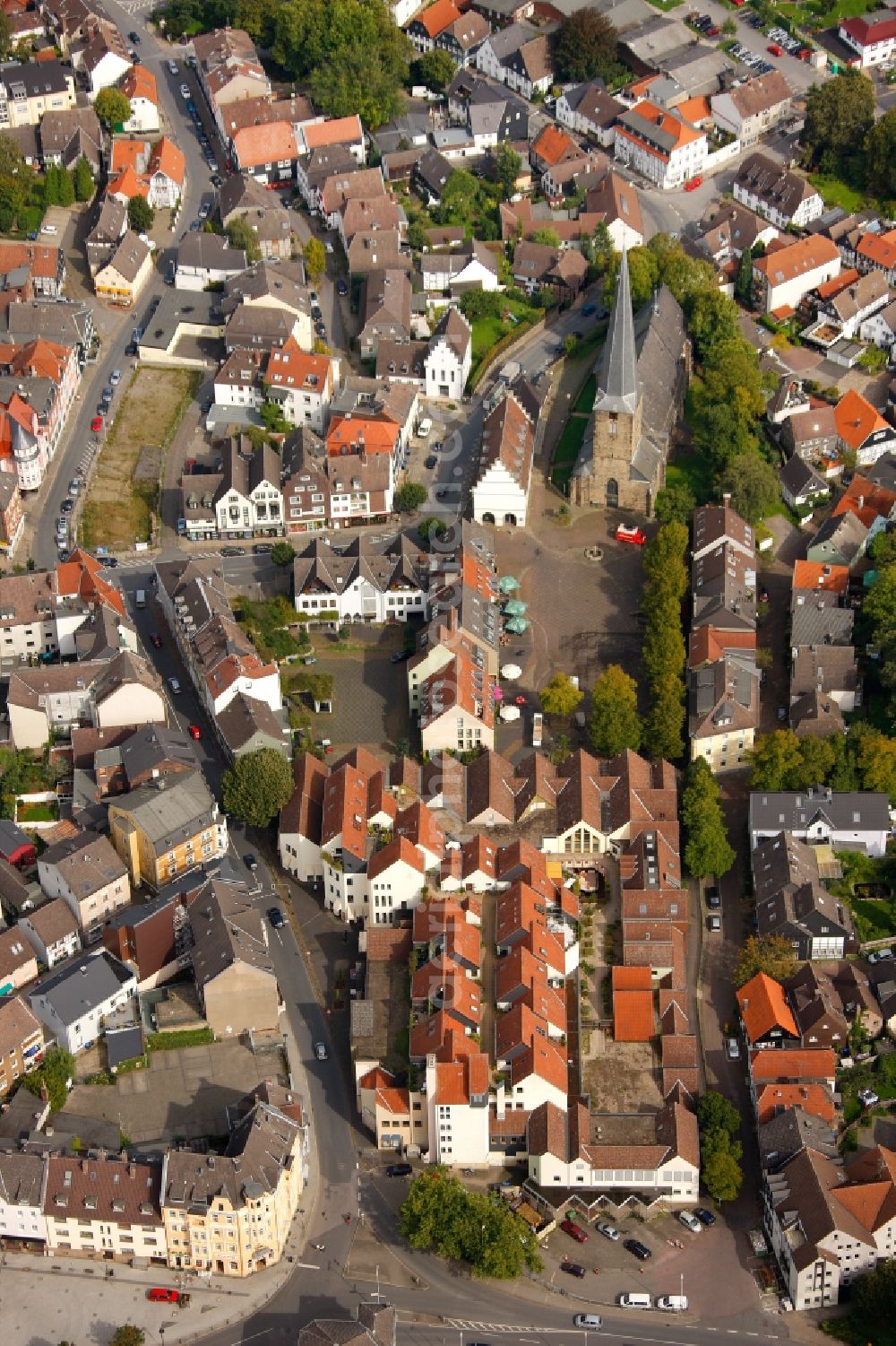 Aerial image Schwerte - View of the church Sankt Viktor in Schwerte in the state of North Rhine-Westphalia