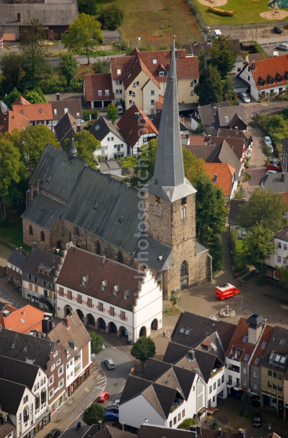 Aerial photograph Schwerte - View of the church Sankt Viktor in Schwerte in the state of North Rhine-Westphalia