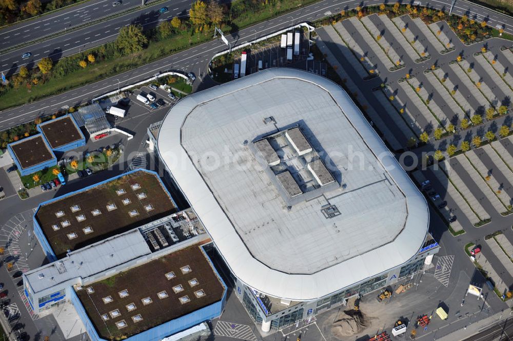 Mannheim from the bird's eye view: Die Multifunkiontshalle, die SAP Arena, ist Heimspielstätte der Eishockeymannschaft Adler Mannheim und des Handballvereins Rhein-Neckar Löwen in Baden-Württemberg. SAP Arena a Multi-function-Hall of the Ice hockey team Adler Mannheim and the Handball team Rhein-Neckar Löwen.