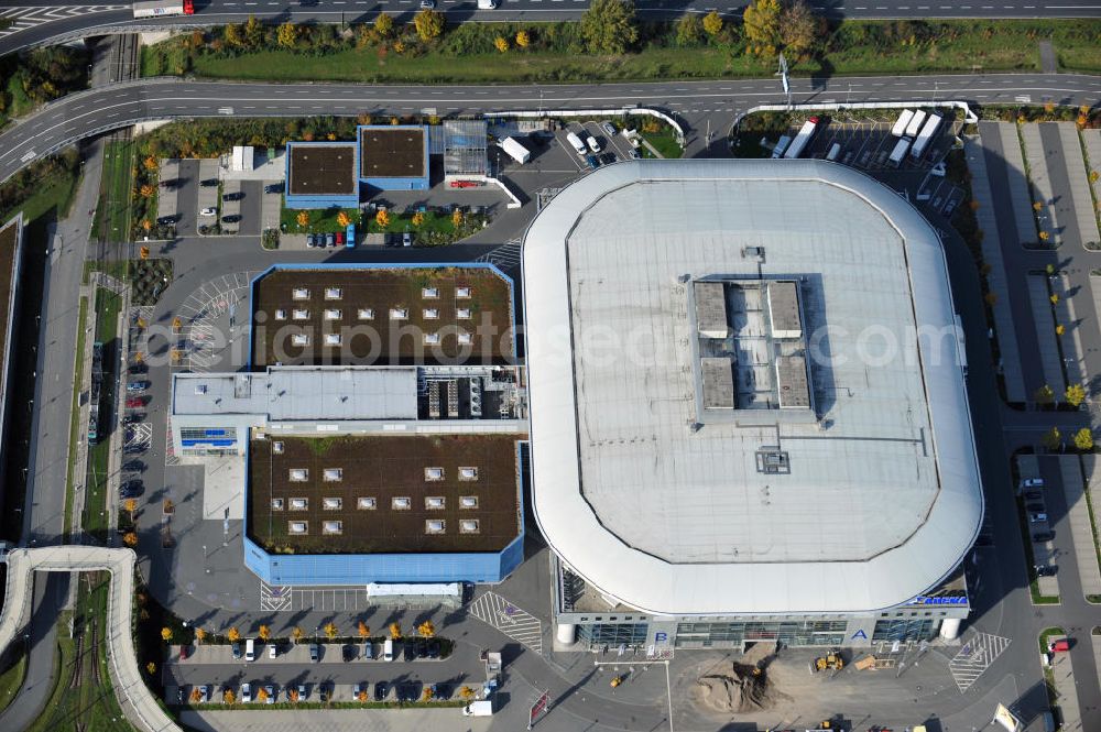 Aerial photograph Mannheim - Die Multifunkiontshalle, die SAP Arena, ist Heimspielstätte der Eishockeymannschaft Adler Mannheim und des Handballvereins Rhein-Neckar Löwen in Baden-Württemberg. SAP Arena a Multi-function-Hall of the Ice hockey team Adler Mannheim and the Handball team Rhein-Neckar Löwen.