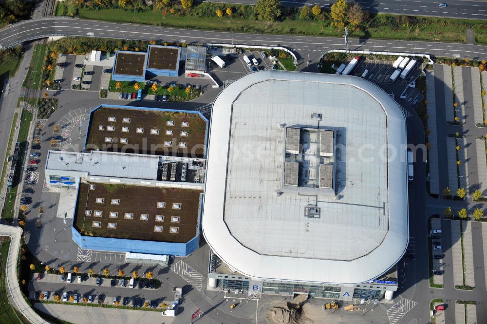 Mannheim from above - Die Multifunkiontshalle, die SAP Arena, ist Heimspielstätte der Eishockeymannschaft Adler Mannheim und des Handballvereins Rhein-Neckar Löwen in Baden-Württemberg. SAP Arena a Multi-function-Hall of the Ice hockey team Adler Mannheim and the Handball team Rhein-Neckar Löwen.