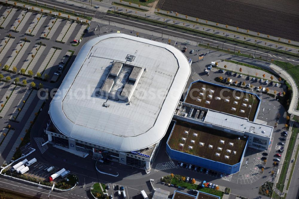 Aerial image Mannheim - Die Multifunkiontshalle, die SAP Arena, ist Heimspielstätte der Eishockeymannschaft Adler Mannheim und des Handballvereins Rhein-Neckar Löwen in Baden-Württemberg. SAP Arena a Multi-function-Hall of the Ice hockey team Adler Mannheim and the Handball team Rhein-Neckar Löwen.